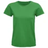 Camiseta ecológica personalizada mujer delante verde pradera